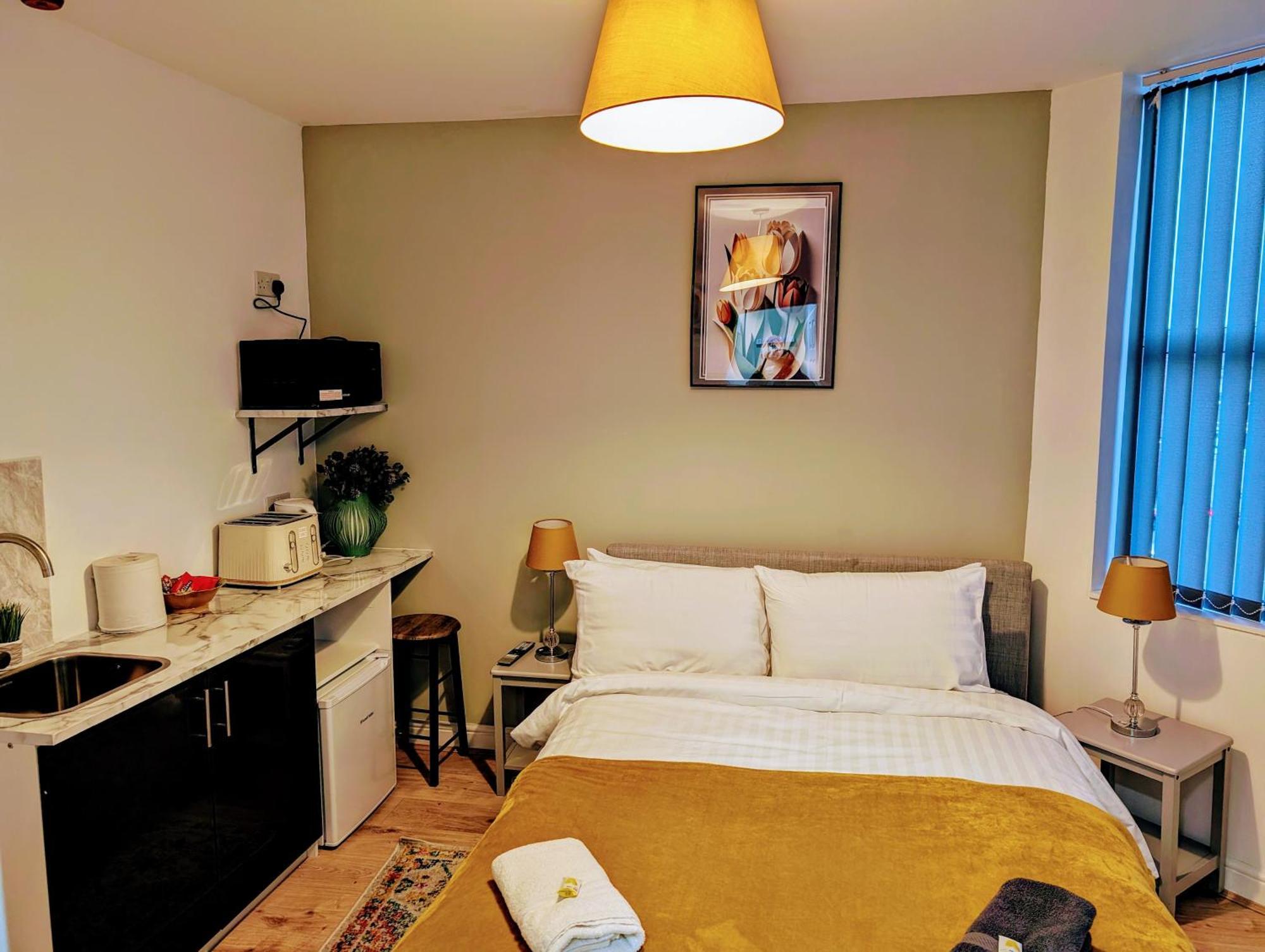 Blok 3 -Jacuzzi Suites, Apartment & Ensuite Rooms Блэкпул Экстерьер фото