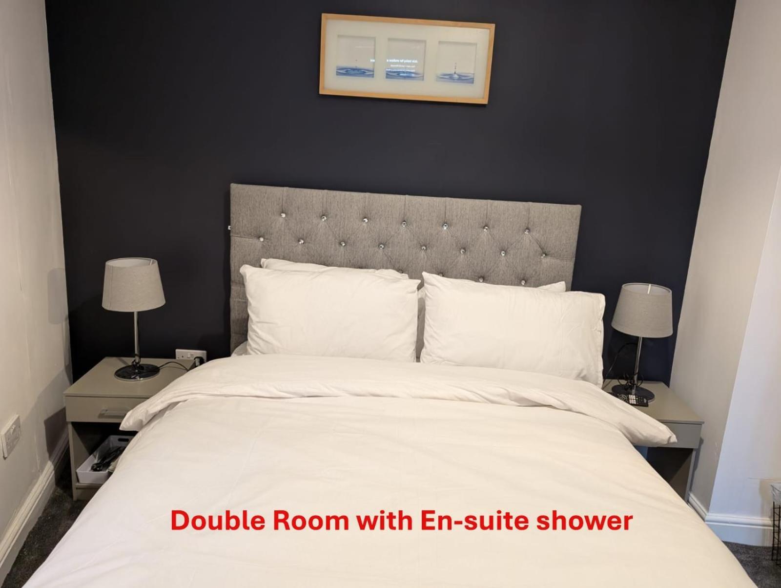 Blok 3 -Jacuzzi Suites, Apartment & Ensuite Rooms Блэкпул Экстерьер фото